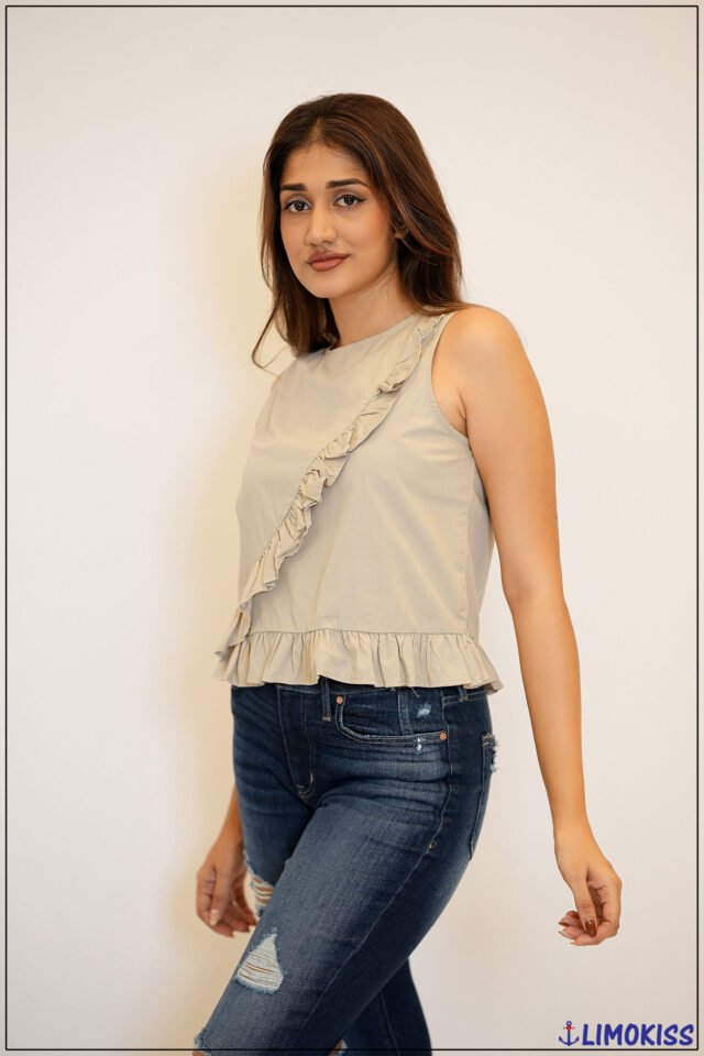 Ruffled sleeveless blouse - 5517