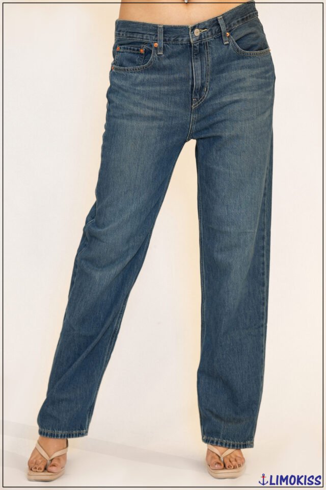 Relaxed Straight-Leg Jeans - 5034